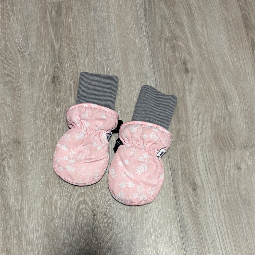 Kombi Cozy Pink and Gray Snowflake Mittens for Kids